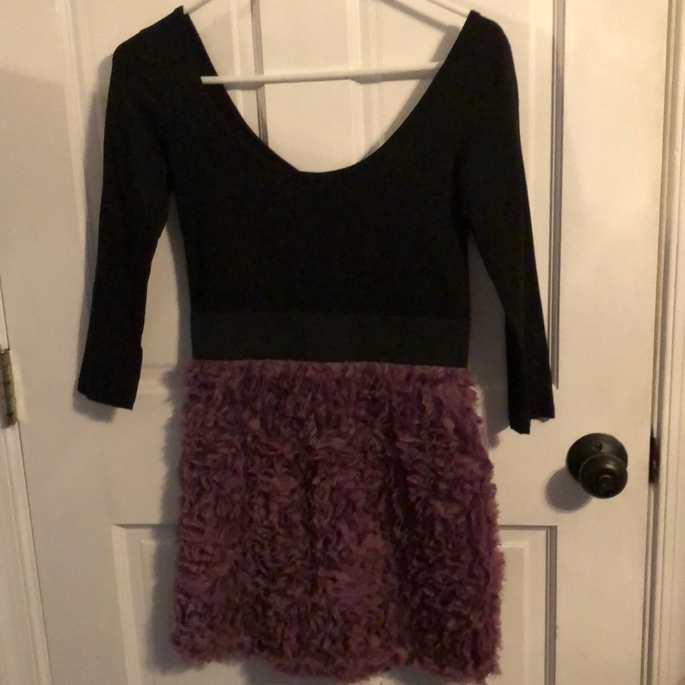 Beautiful size small party dress.